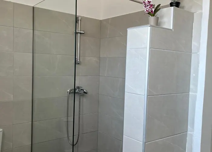 Sunny & Cosy Summer Flat 아파트